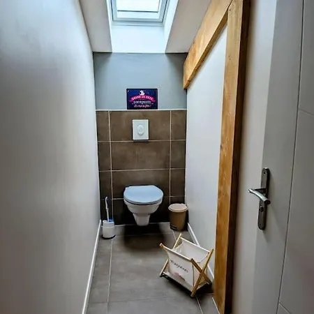 Pastisse Yourhosthelper *