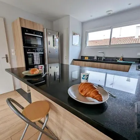 Pastisse Yourhosthelper