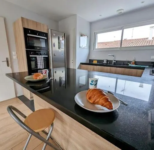 Pastisse Yourhosthelper